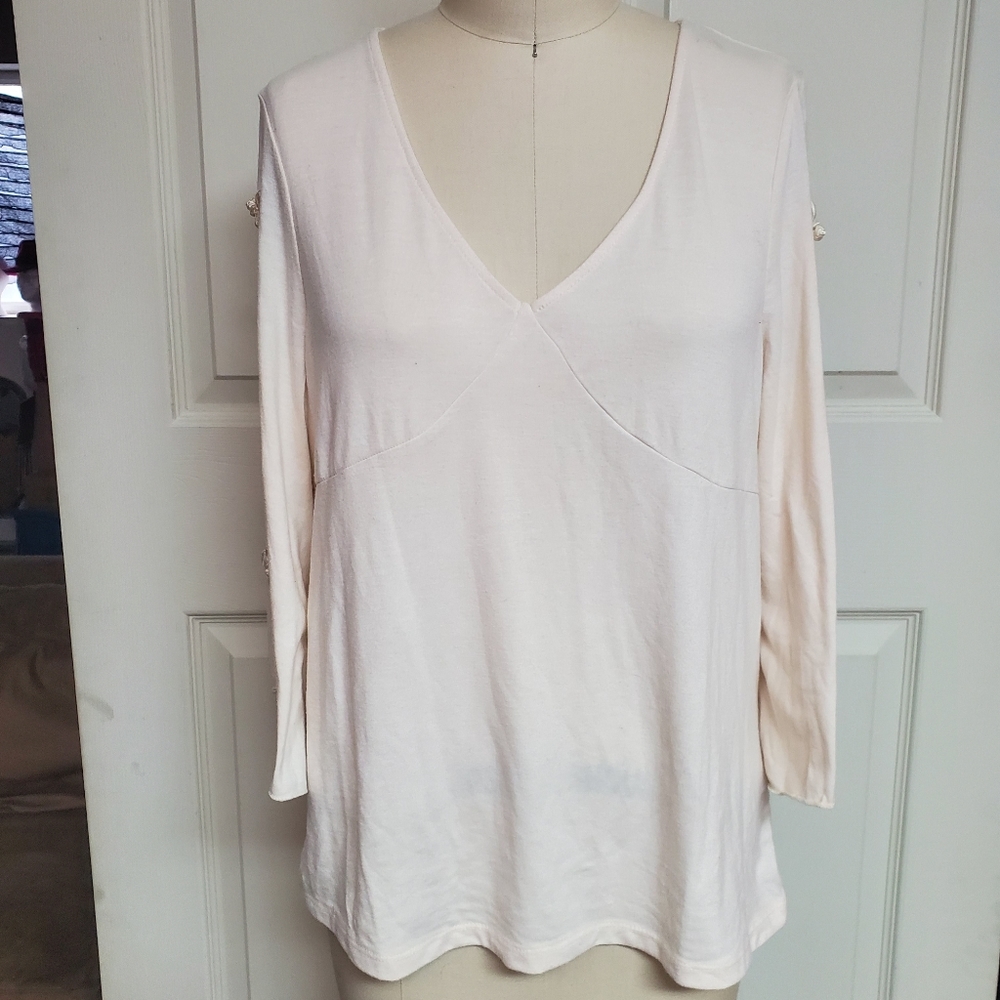 One step up v neck t shirt